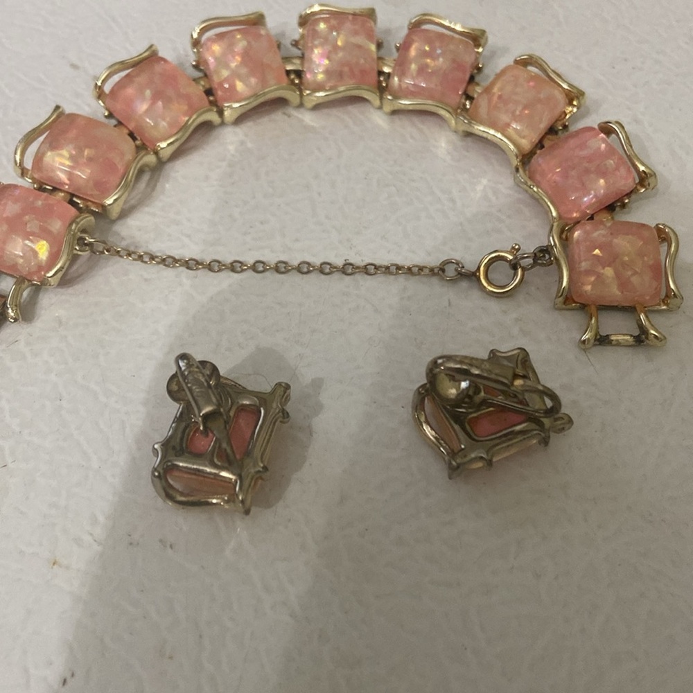 Coro Pink Confetti Bracelet & Earrings - Picture 7 of 7